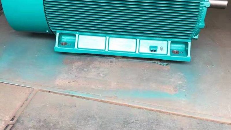 变频电机在运行过程中产生噪音的原因主要有以下几点：